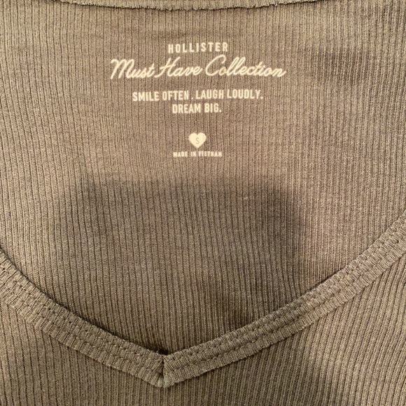Hollister size small crop tank, army green - Picture 4 of 4